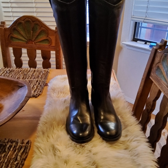 Authentic FRYE Melissa Button Inside Zip Book EUC Size 6.5 - Picture 2 of 12